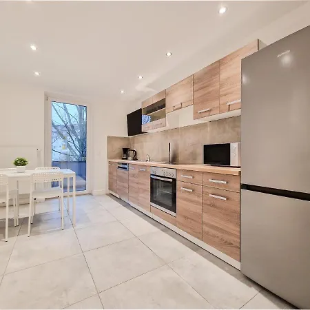 Appartement Tolstov - With 1 Or 2 - 15 Min To Messe Dus And Old Town Dus