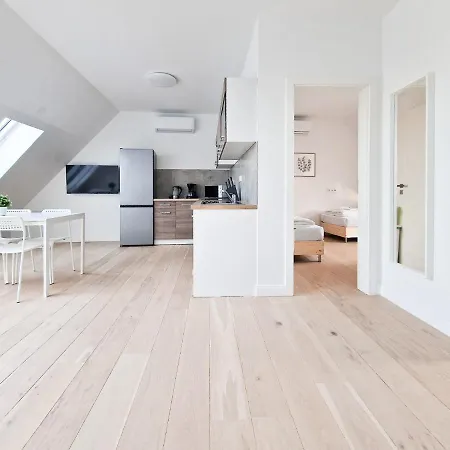 Apartment Raj Living - With 1 Or 2 - 15 Min To Messe Dus And Old Town Dus