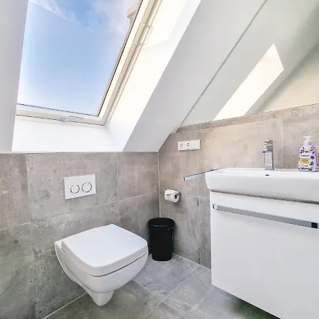 Raj Living - With 1 Or 2 - 15 Min To Messe Dus And Old Town Dus *