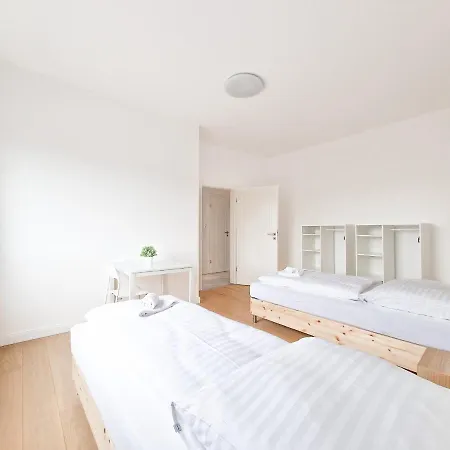 Raj Living - With 1 Or 2 - 15 Min To Messe Dus And Old Town Dus Apartment Dusseldorf