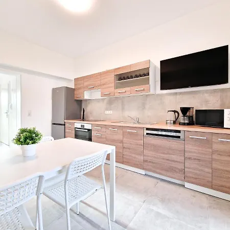 Apartament Tolstov - With 1 Or 2 - 15 Min To Messe Dus And Old Town Dus Düsseldorf