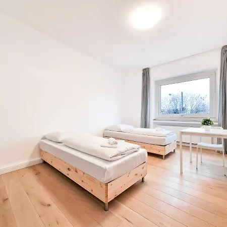 Raj Living - With 1 Or 2 - 15 Min To Messe Dus And Old Town Dus Dusseldorf