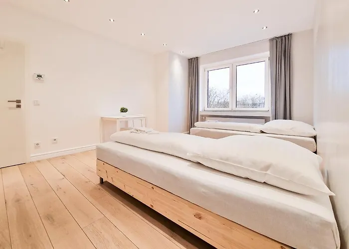 Apartamento Tolstov - With 1 Or 2 - 15 Min To Messe Dus And Old Town Dus