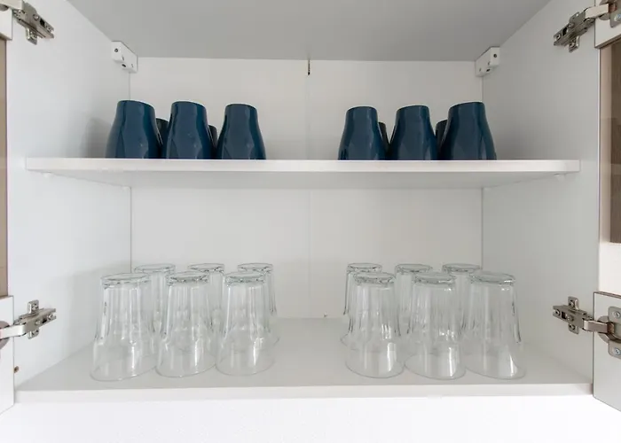 Tolstov - With 1 Or 2 - 15 Min To Messe Dus And Old Town Dus Düsseldorf