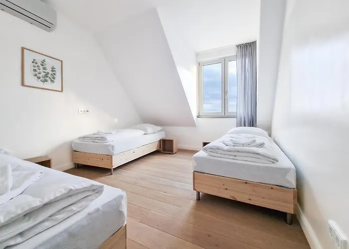 Tolstov - With 1 Or 2 - 15 Min To Messe Dus And Old Town Dus Apartamento