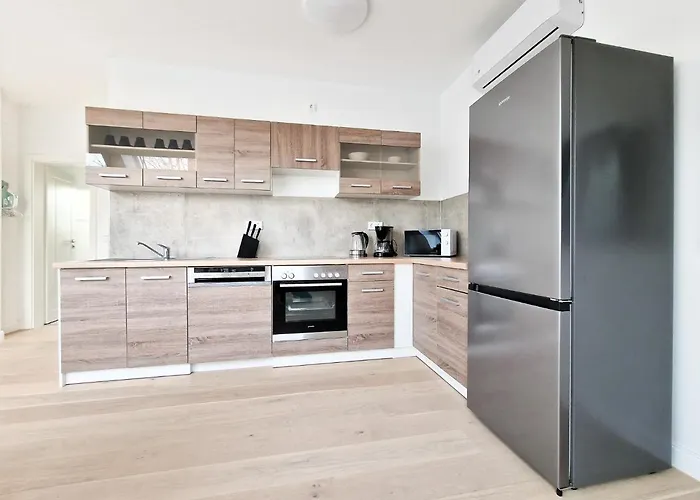 Tolstov - With 1 Or 2 - 15 Min To Messe Dus And Old Town Dus * Düsseldorf