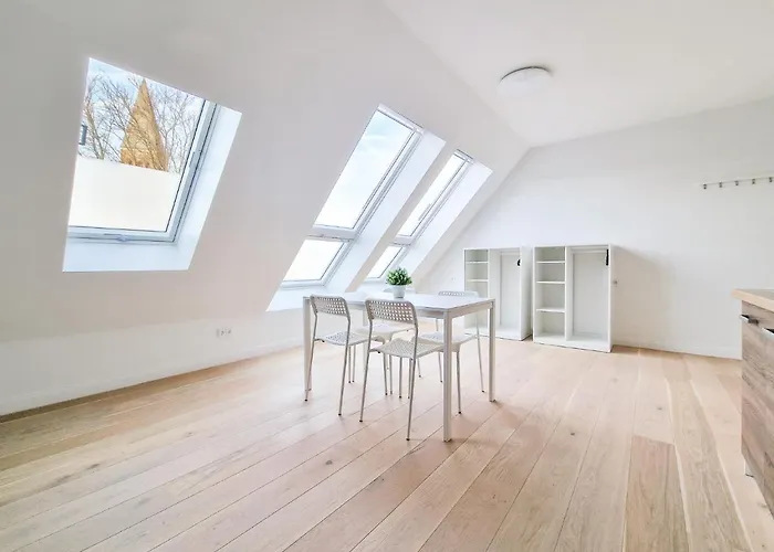 Apartamento Tolstov - With 1 Or 2 - 15 Min To Messe Dus And Old Town Dus