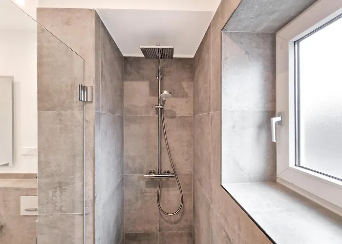 Tolstov - With 1 Or 2 - 15 Min To Messe Dus And Old Town Dus Apartamento *