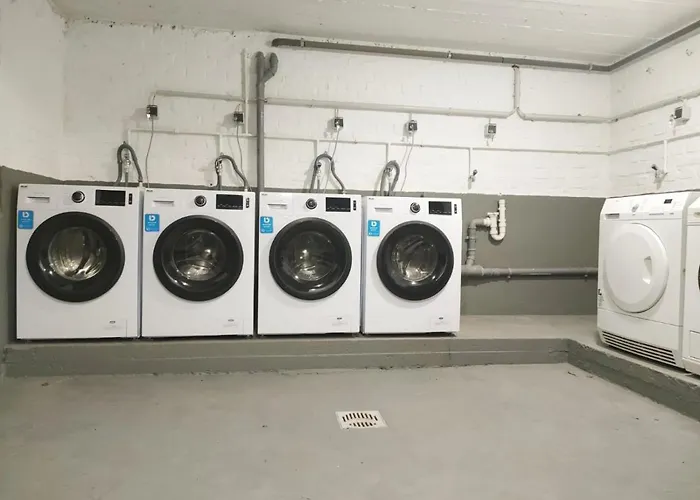 Tolstov - With 1 Or 2 - 15 Min To Messe Dus And Old Town Dus *